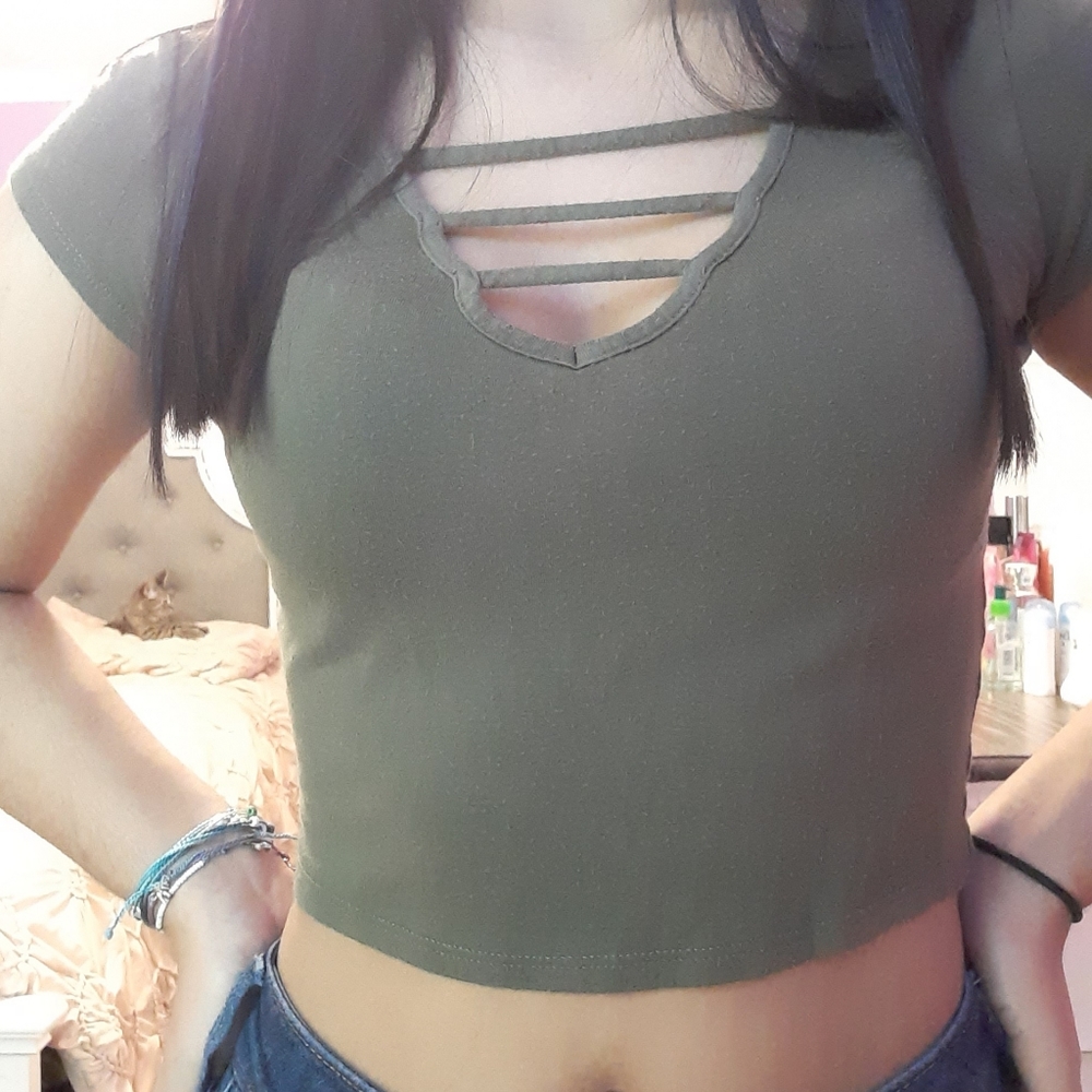 Rue 21 crop top